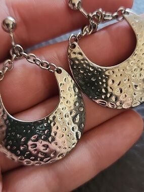 VTG Hammered Crescent Clip Earrings - Silver Tone